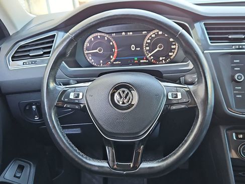 Used 2018 Volkswagen Tiguan SEL Premium AWD/4WD image 23