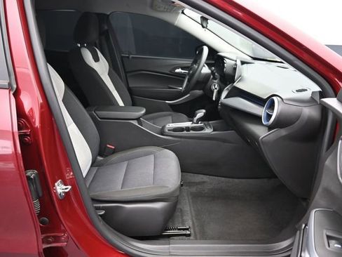 Used 2024 Chevrolet Trax LS w/ LS Convenience Package image 42