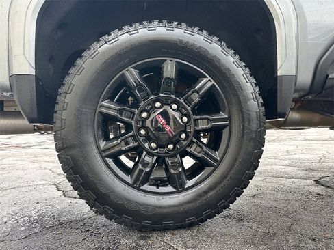 Used 2024 GMC Sierra 2500 AT4 w/ AT4 Premium Plus Package image 18
