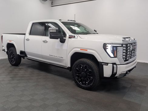 New 2025 GMC Sierra 2500 Denali w/ Denali Reserve Package image 2