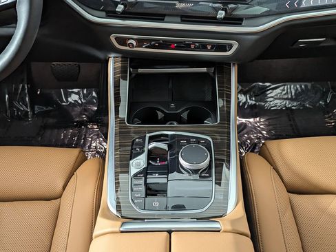 Used 2025 BMW X5 xDrive40i w/ Premium Package image 41