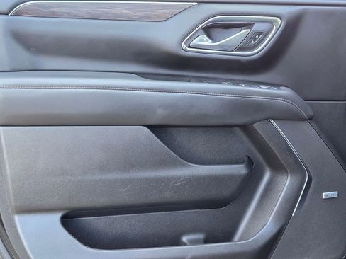 Used 2022 Chevrolet Suburban LT w/ Luxury Package image 24