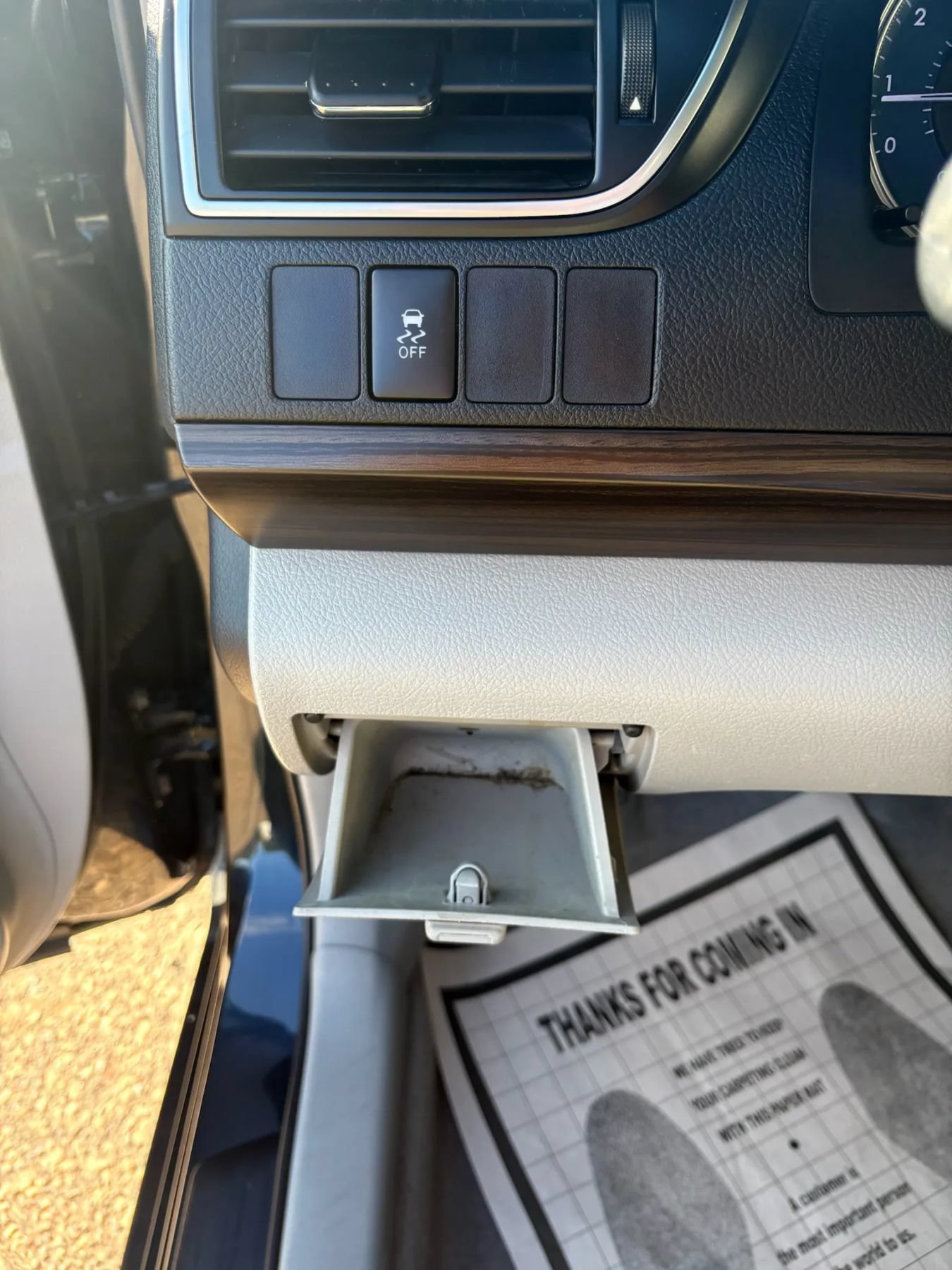 Used 2015 Toyota Camry XLE FWD image 17