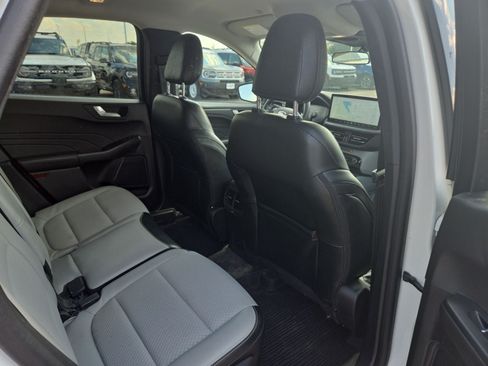 Used 2024 Ford Escape SE FWD image 15