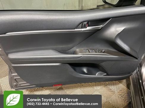 Used 2024 Toyota Camry SE image 10