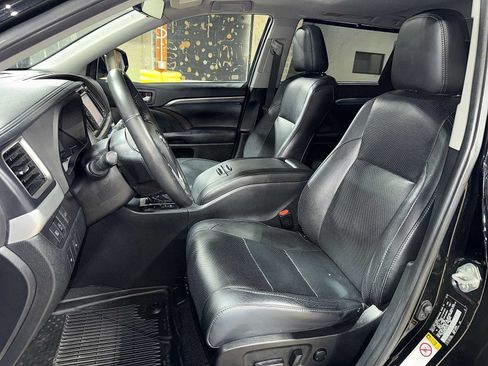 Used 2019 Toyota Highlander Limited AWD/4WD image 15