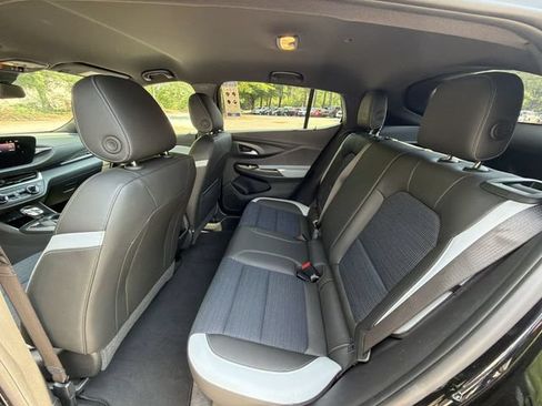 Used 2024 Buick Envista Preferred w/ Convenience I Package FWD image 24
