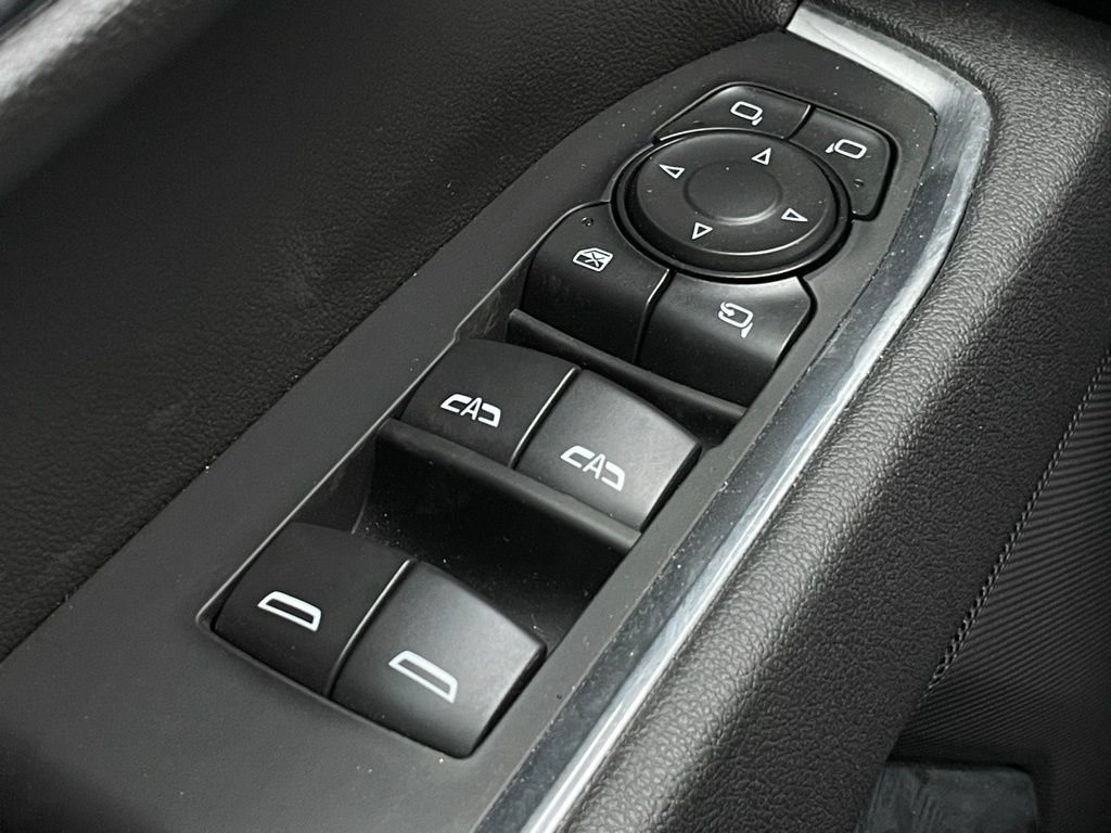 Used 2025 GMC Sierra 1500 SLT AWD/4WD image 11