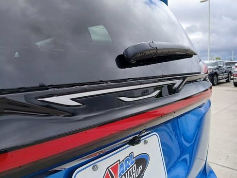 New 2027 Chrysler Pacifica Select FWD image 39