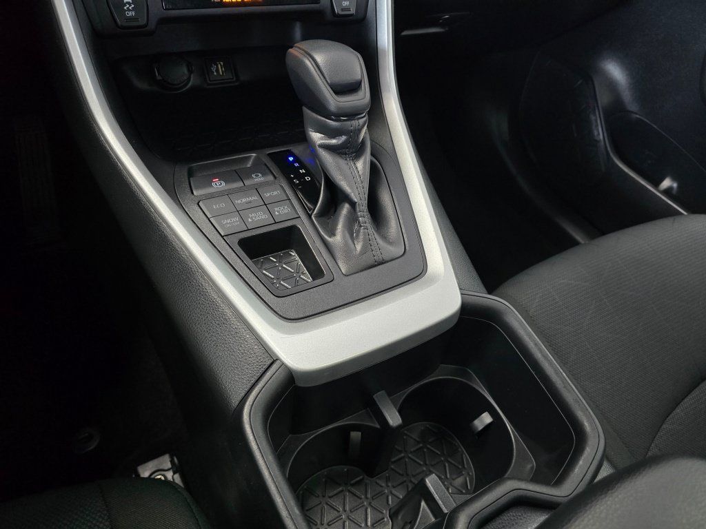 Used 2025 Toyota RAV4 XLE w/ Convenience Package AWD/4WD image 31