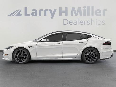 Used 2023 Tesla Model S Standard Range image 3