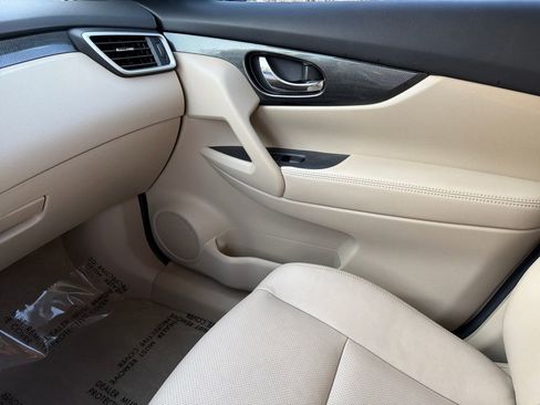 Used 2015 Nissan Rogue SL image 30