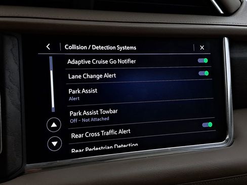 Used 2021 GMC Yukon Denali w/ Denali Premium Package image 23