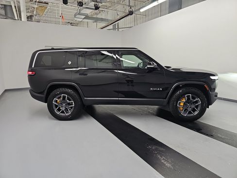 Used 2023 Rivian R1S Adventure AWD/4WD image 6