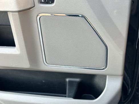 Used 2018 Ford F150 Lariat image 34