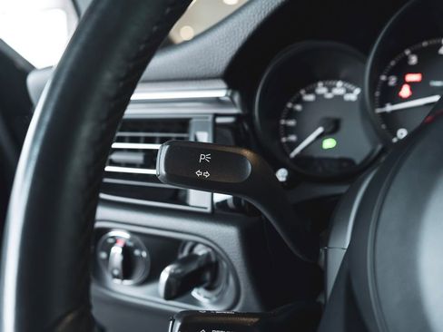 Used 2022 Porsche Macan image 20