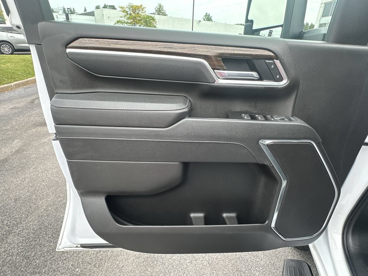 Used 2025 GMC Sierra 2500 SLE w/ SLE Value Package; AWD/4WD image 22