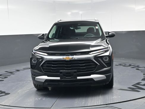 Certified 2025 Chevrolet TrailBlazer LT w/ Driver Confidence Package image 5