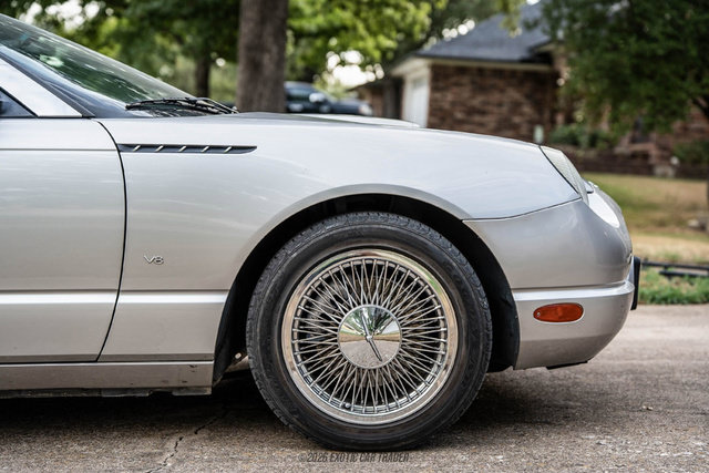 Used 2004 Ford Thunderbird RWD image 9