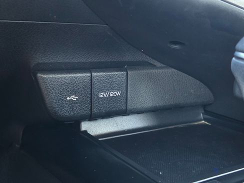 Used 2020 Toyota Camry SE image 20