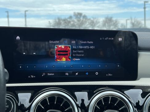 Used 2023 Mercedes-Benz CLA 250 image 21