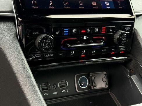 New 2025 Jeep Grand Cherokee L Limited w/ Luxury Tech Group II image 29