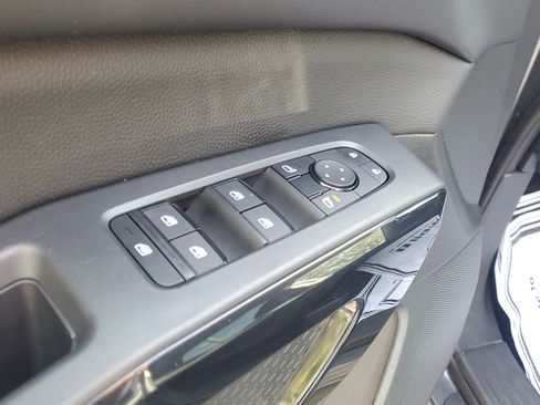 Used 2024 Nissan Pathfinder S w/ Cargo Package image 17