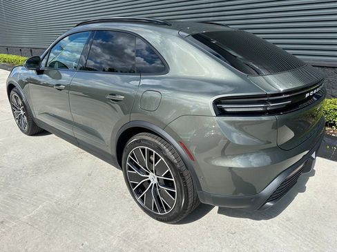 Used 2026 Porsche Macan Electric RWD image 3