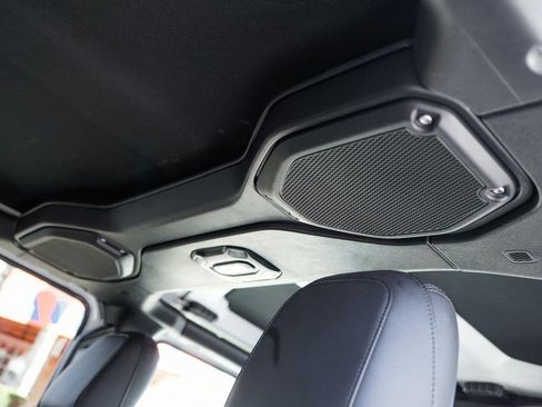 Used 2023 Jeep Wrangler Sahara image 37