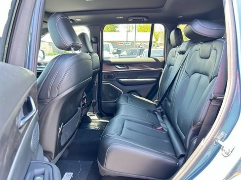 New 2026 Jeep Grand Cherokee Limited AWD/4WD image 17
