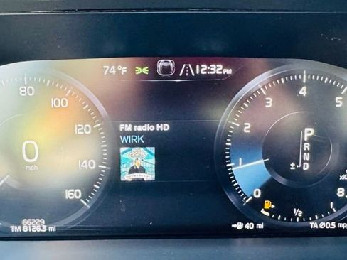 Used 2021 Volvo XC60 T5 Momentum w/ Protection Package Premier image 17