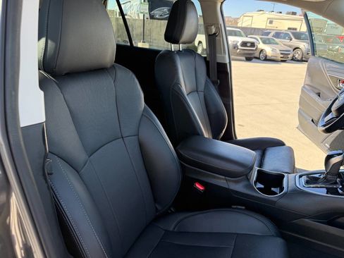 Used 2024 Subaru Outback Limited image 25