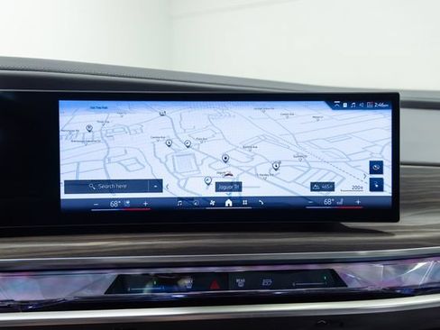 Used 2023 BMW i7 xDrive60 AWD/4WD image 17