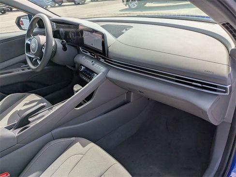 Used 2024 Hyundai Elantra SEL image 36