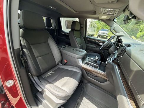 Used 2022 GMC Sierra 1500 Elevation w/ Elevation Premium Package image 29