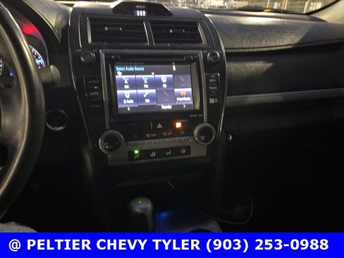 Used 2014 Toyota Camry L image 13