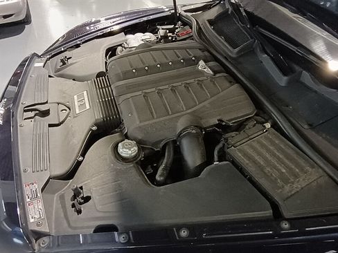 Used 2017 Bentley Bentayga AWD/4WD image 41
