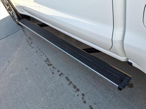 Used 2025 GMC Sierra 1500 Denali Ultimate image 11