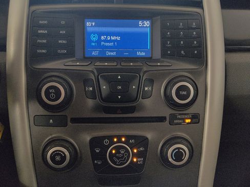 Used 2014 Ford Edge SE image 25