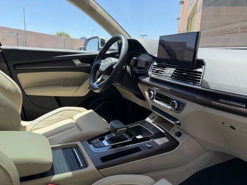 Used 2024 Audi Q5 e Prestige w/ Prestige Package AWD/4WD image 50