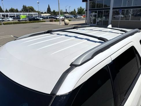 Used 2017 Ford Explorer XLT AWD/4WD image 16