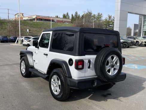 Used 2022 Jeep Wrangler Sport AWD/4WD image 3