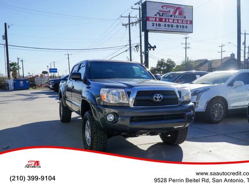 Used 2011 Toyota Tacoma PreRunner image 1