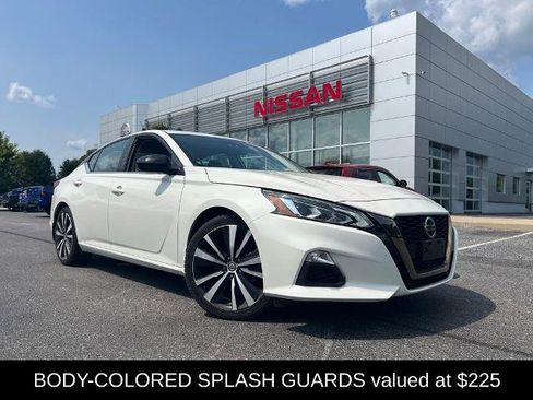 Certified 2022 Nissan Altima 2.5 SR FWD image 3