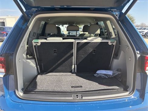 Certified 2025 Volkswagen Atlas SE image 24