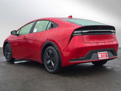 New 2025 Toyota Prius SE image 5