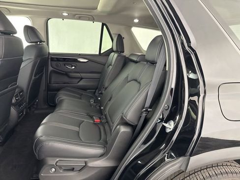 Certified 2025 Honda Pilot Touring image 32