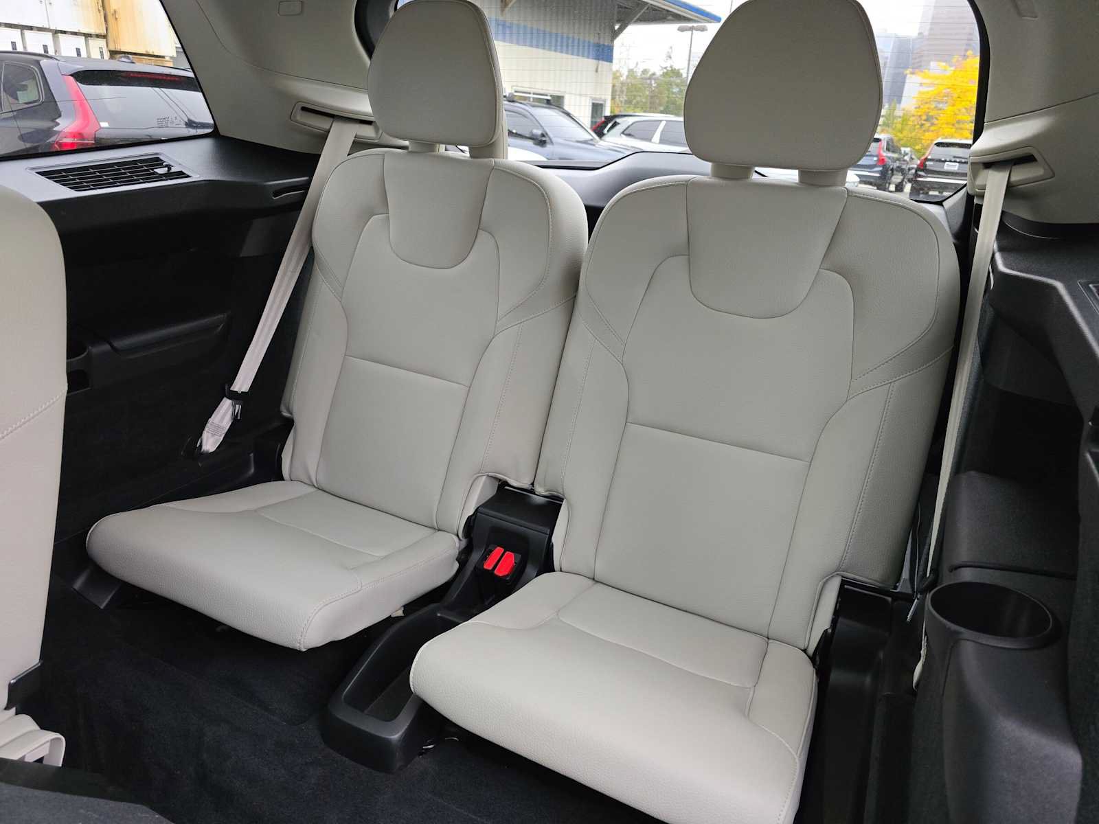 Certified 2023 Volvo XC90 B6 Plus w/ Protection Package Premier AWD/4WD image 18