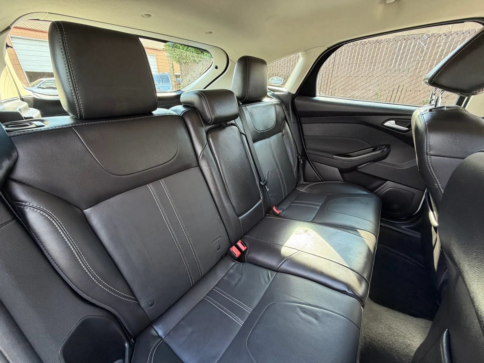 Used 2014 Ford Focus Titanium FWD image 27