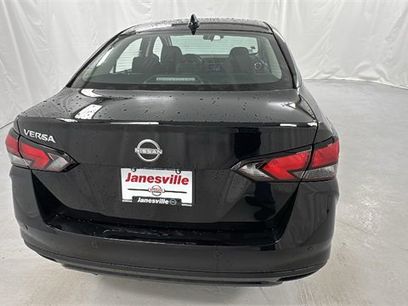 New 2025 Nissan Versa SV w/ Trunk Package